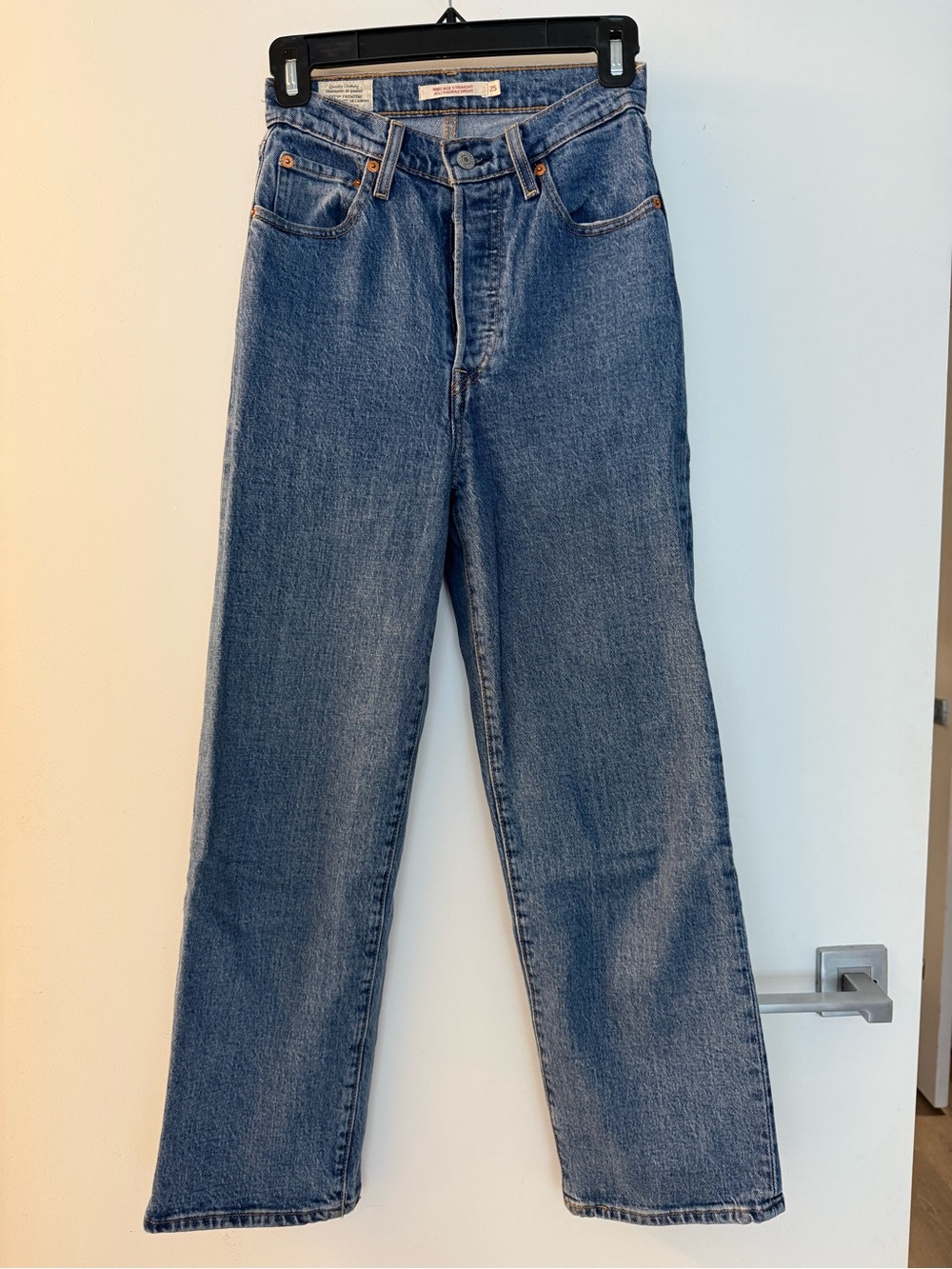 Levi's Women's Ribcage Straight-Leg Jeans in Classic Blue